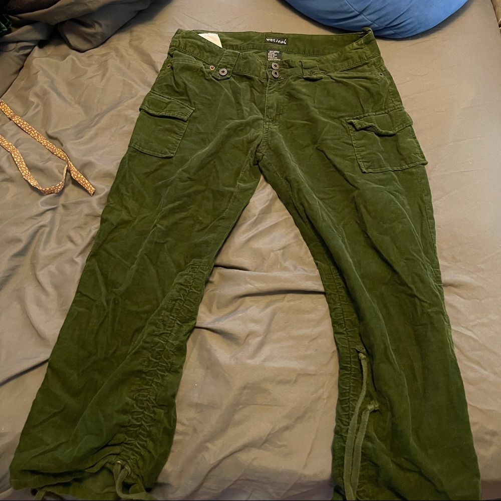 Wet Seal corduroy capris